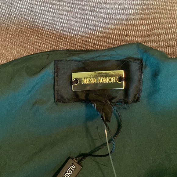 NWT Women’s Nordstrom Rack Alexia Admor Emerald Green Alessi Gown. Size 10. - Picture 9 of 16
